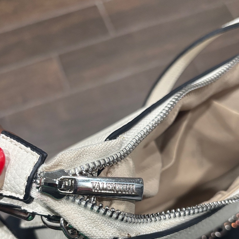 Gino Valentini Chic Cream Shoulder Bag with Chain Strap - Picture 9 of 11